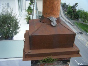 Corrosion sur un chapeau de cheminée