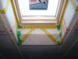 Raccord du pare-vapeur au Velux