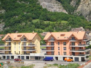Ferblanterie en cuivre et couverture en tuiles Joran Morandi, teinte rouge naturel